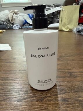 Byredo Bal D'Afrique Body Lotion — White & Black Pump